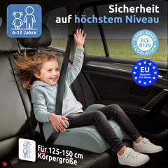 Kind sicher angeschnallt auf dem Mallie Booster, zugelassen nach ECE R129 und aktueller EU Norm, für 125 bis 150 cm 