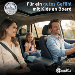 Familie im Auto, Kind sitzt auf dem Mallie Booster, für ein gutes Gefühl mit Kids an Board 